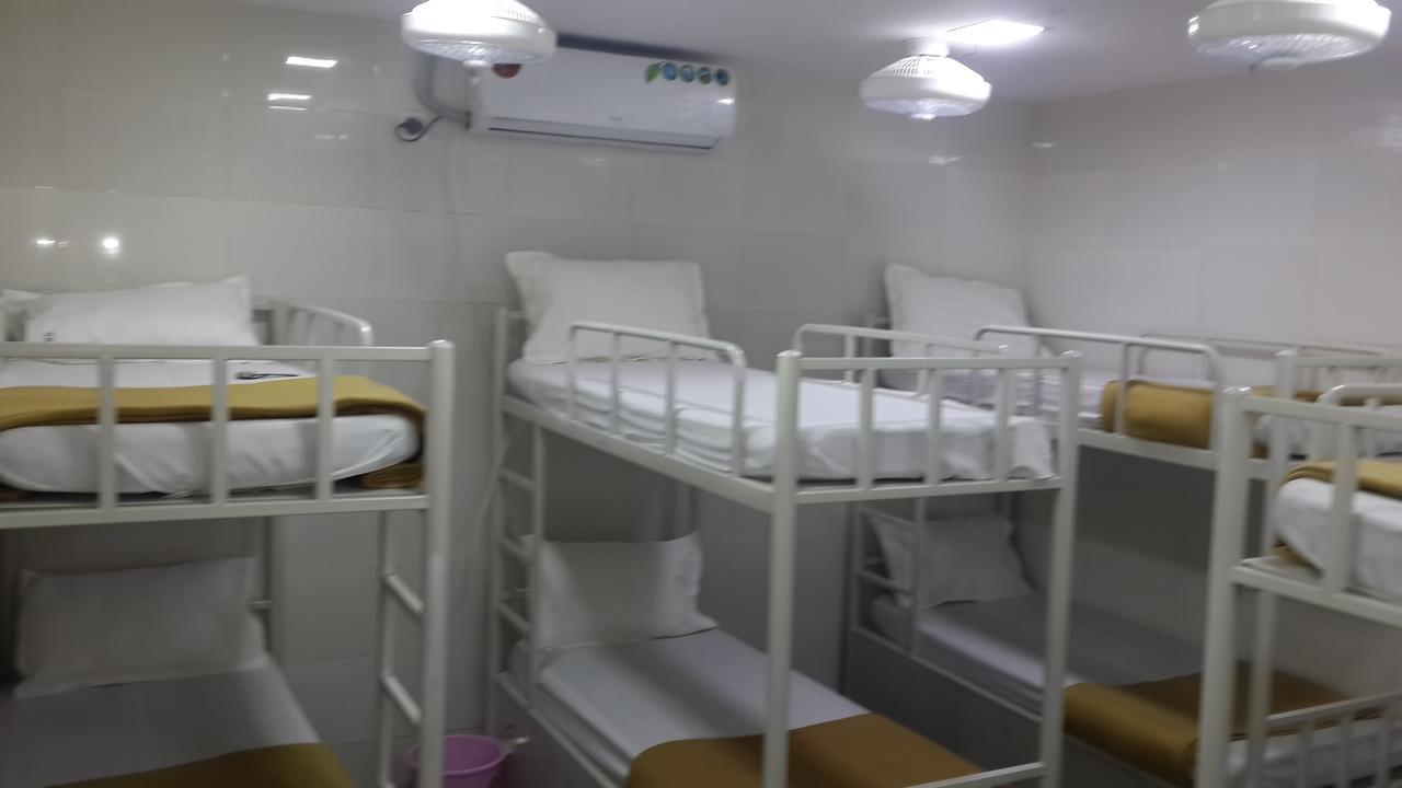 Star Dormitory ムンバイ エクステリア 写真