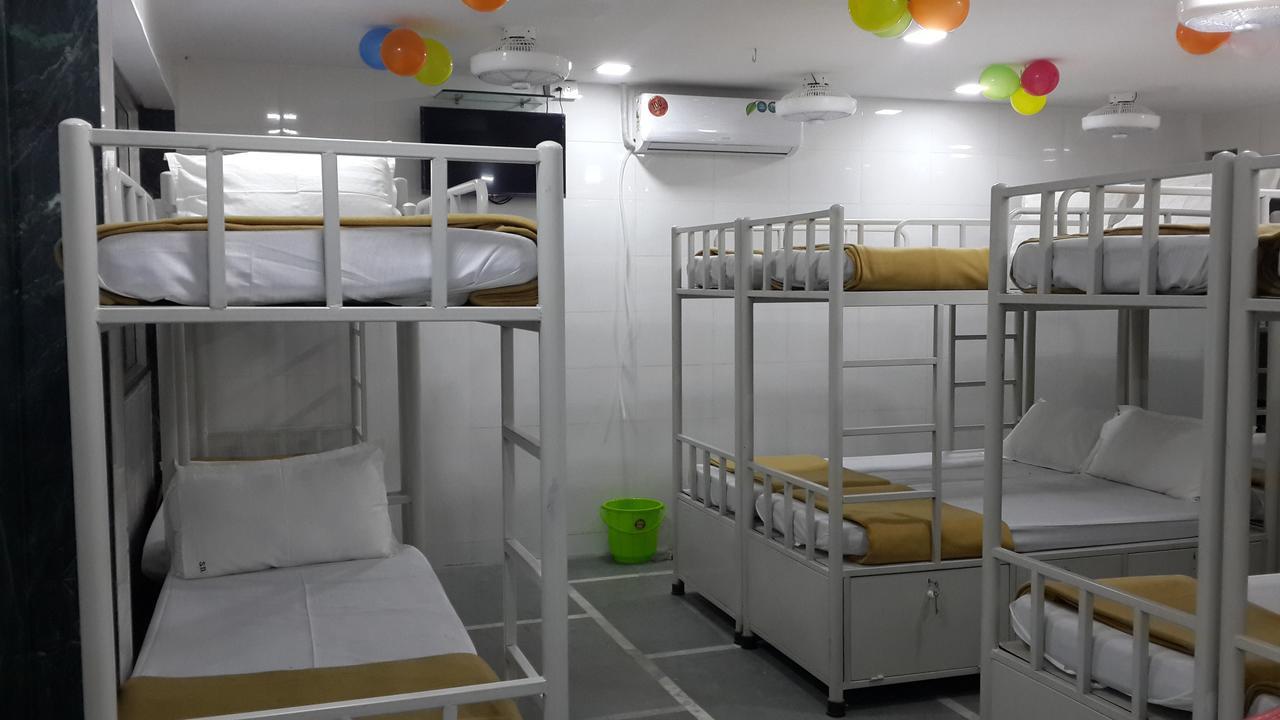 Star Dormitory ムンバイ エクステリア 写真