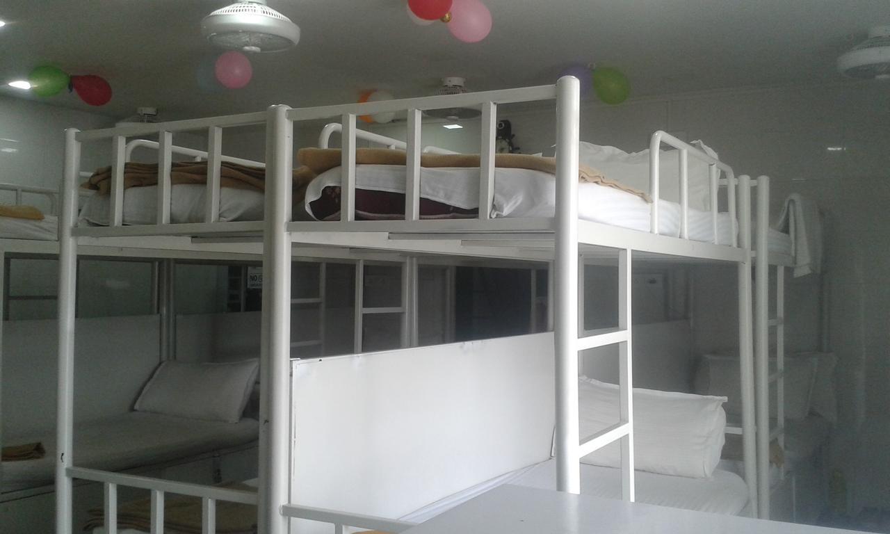 Star Dormitory ムンバイ エクステリア 写真