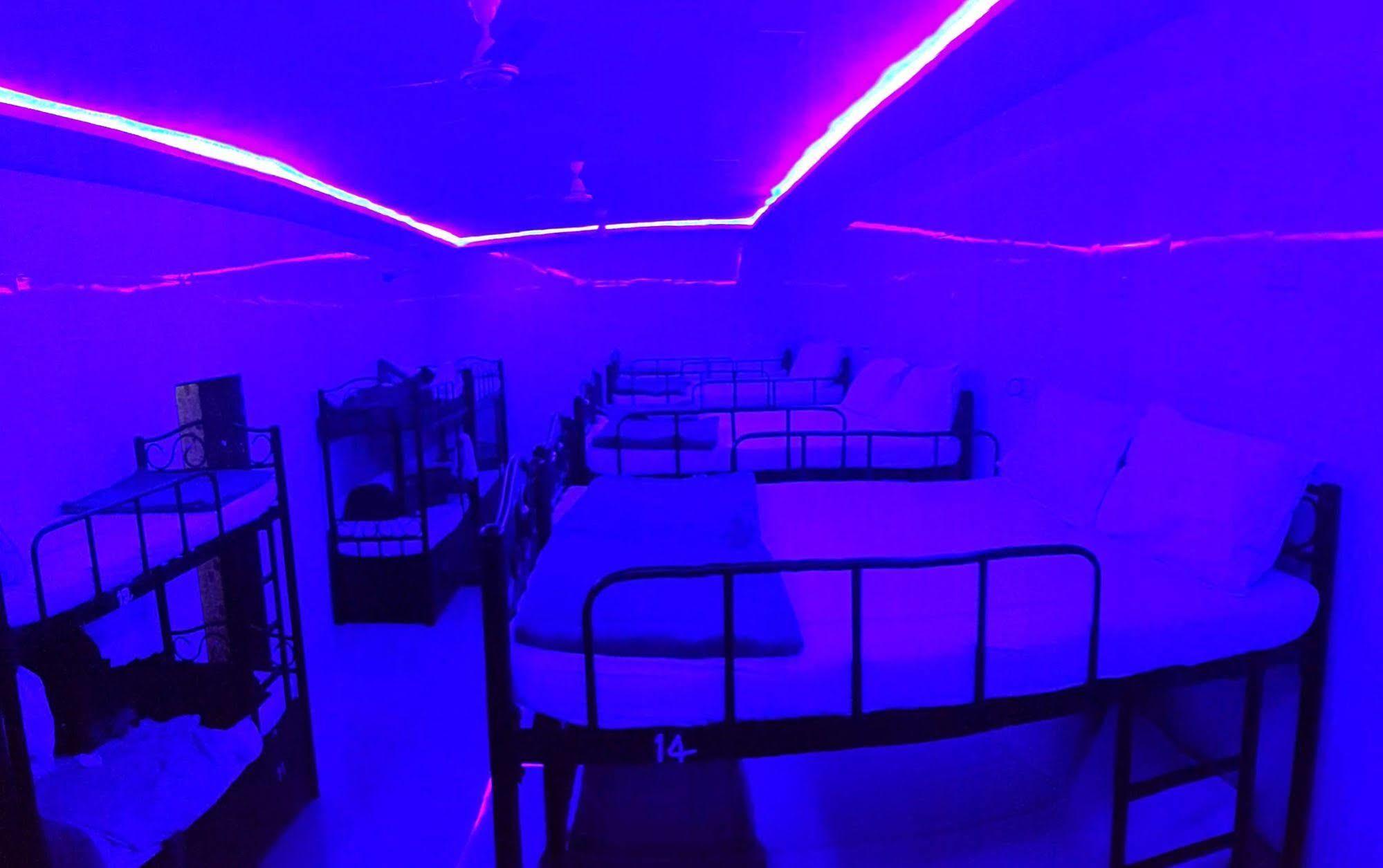 Star Dormitory ムンバイ エクステリア 写真