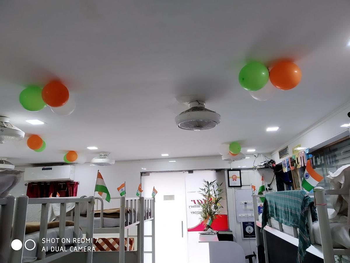 Star Dormitory ムンバイ エクステリア 写真