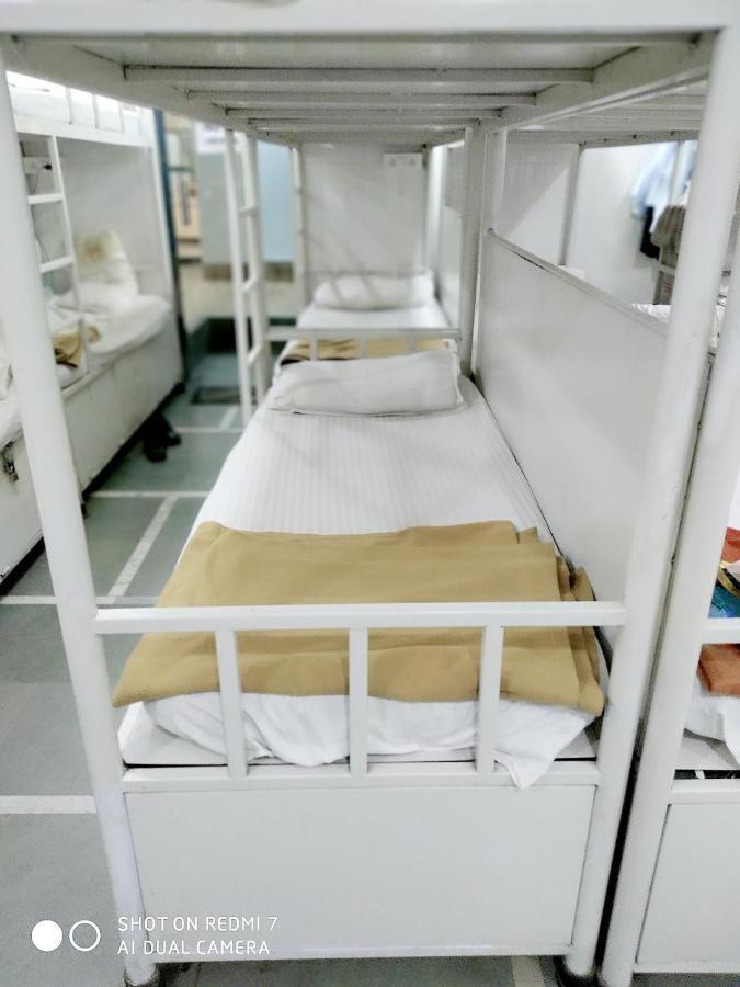 Star Dormitory ムンバイ エクステリア 写真
