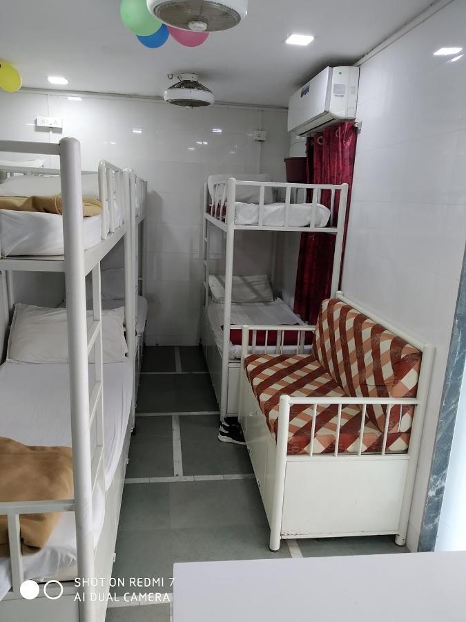 Star Dormitory ムンバイ エクステリア 写真